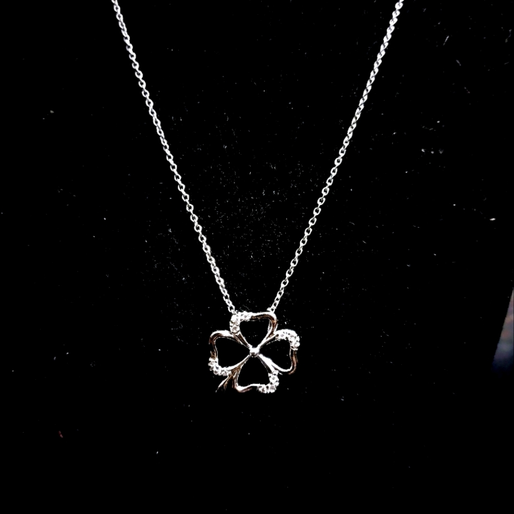 925 Sterling Silver Cubic Zirconia Four Leaf Clover Pendant